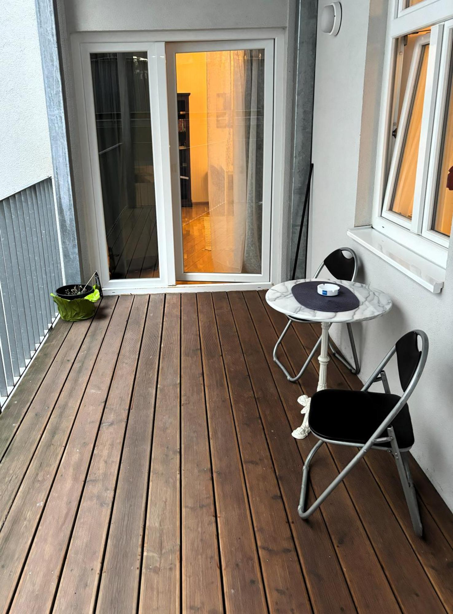 Casa Nostra - Ruhige Stadtwohnung Mit Balkon Viena Exterior foto